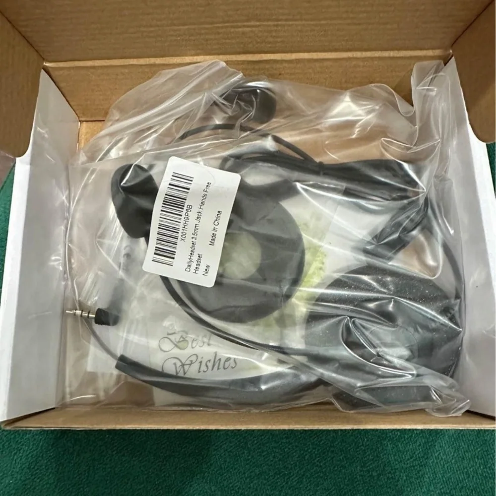 Headset with microphone